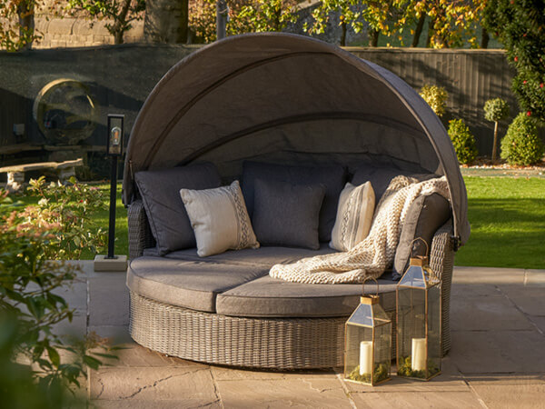 Garden day bed